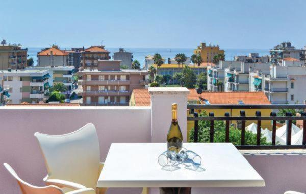 Bike And Breakfast Apartments Pietra Ligure Exteriör bild